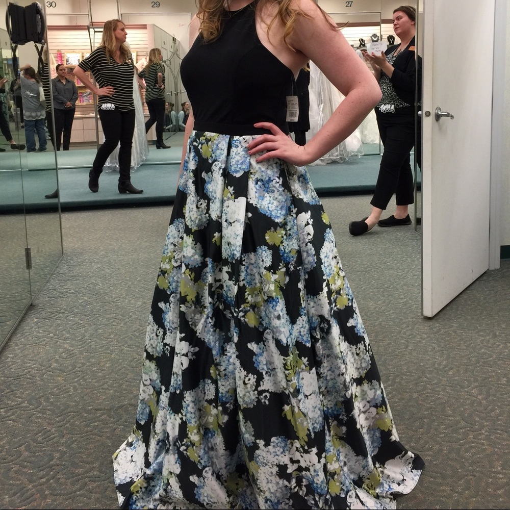 David’s Bridal Blue Hydrangea Formal Gown